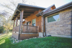 Dogwood Cabin by Amish Country Lodging